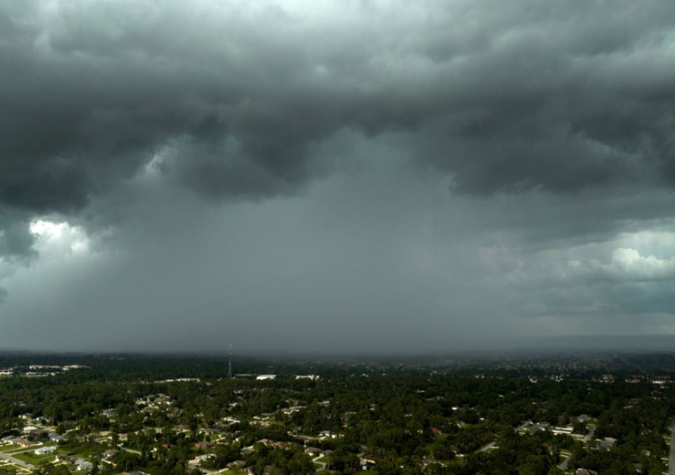 Entre mañana y el martes la borrasca Jana entrará a la España peninsular con todo un arsenal de tormentas Aguacero tormentoso.