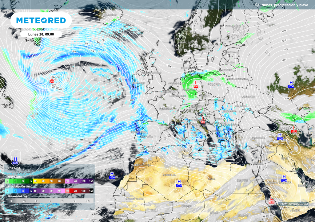 Una profunda borrasca en el Atlántico condicionará el inicio de la semana en España.