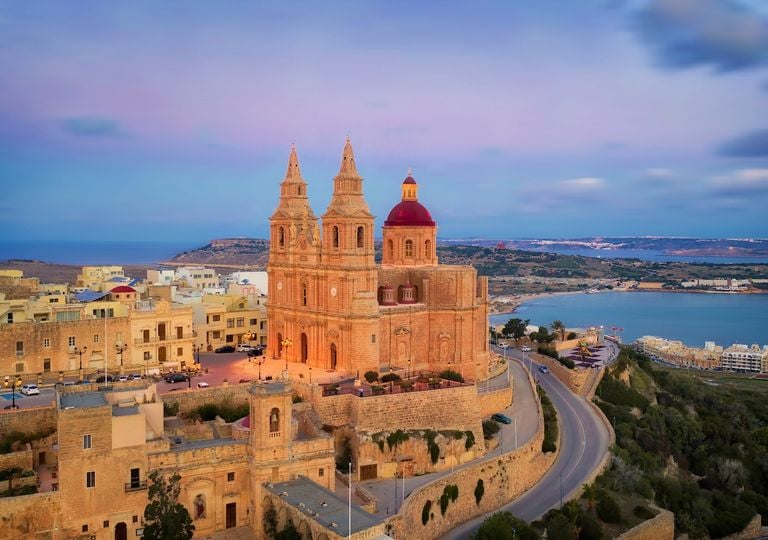 Entre murallas y callejones: descubre los rincones secretos de esta ciudad medieval de Malta