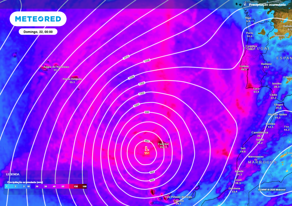 Previsão da distribuição de chuva acumulada até à meia-noite de domingo, 22 de março, em Portugal continental, Açores e Madeira.