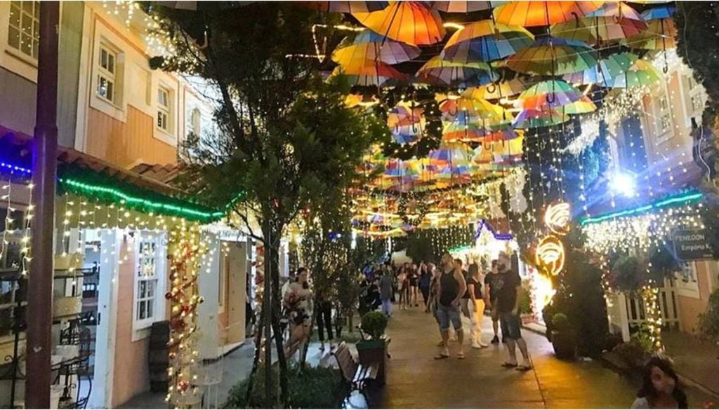 Decoração natalina na ‘Pequena Finlândia’ em Penedo (RJ). Crédito: Divulgação.