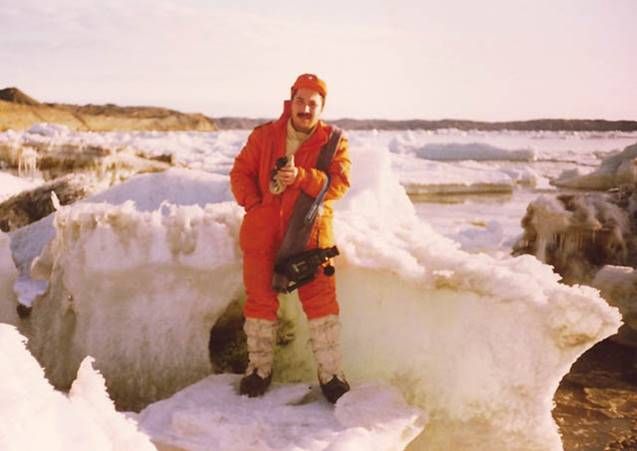 Entrevista Del Mes: Mauricio Saldivar Fotografía del autor durante su estancia en la Antártida, en el año 1994.
