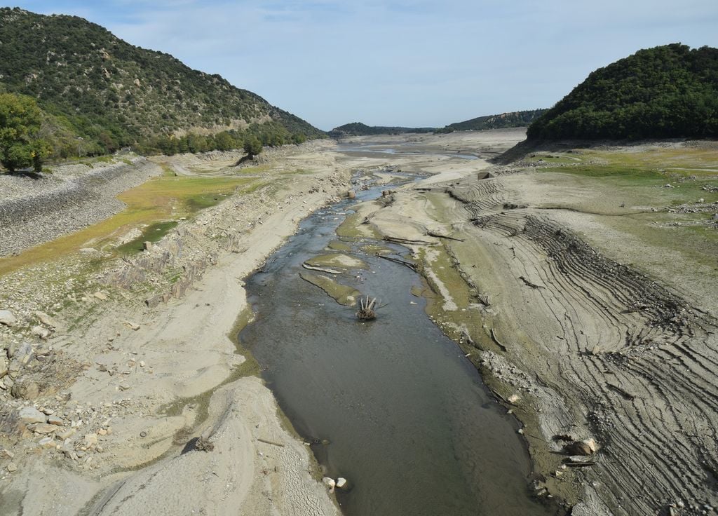 Ces images ne sont plus qu'un lointain souvenir : il y encore quelques mois, l'eau coulait à peine dans ce fleuve côtier des Pyrénées-Orientales, le Têt.
