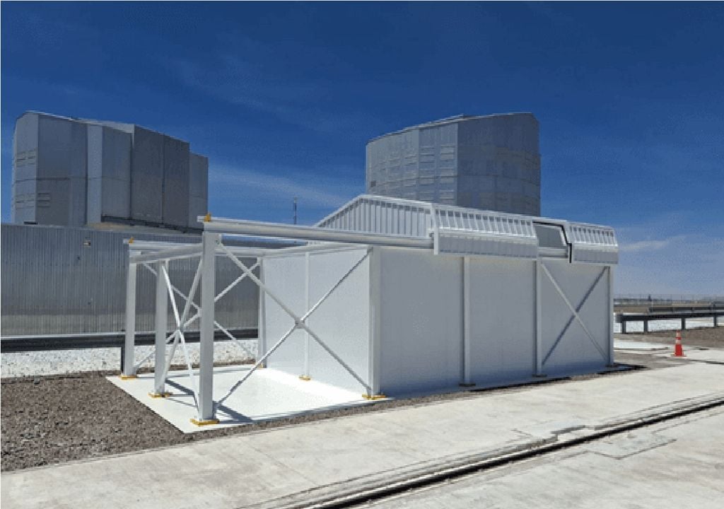 Cúpula do PoET irá receber o novo telescópio solar A cúpula do PoET irá receber o novo telescópio solar, que já está a ser instalado pela equipa portuguesa. Foto: ESO