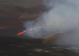 Vulcão entra em erupção na Islândia perto da capital Reykjavík
