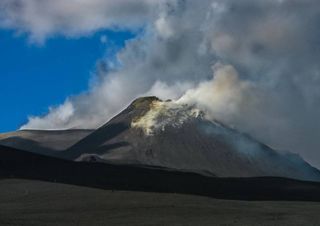 Eruzione dell'Etna, la ripresa video durante il terremoto