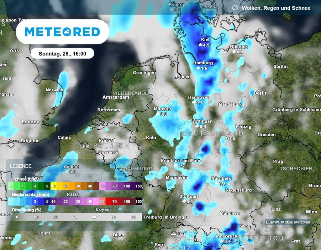 Aus Westen ziehen am Sonntag schwere Gewitter mit Starkregen und Hagel auf.