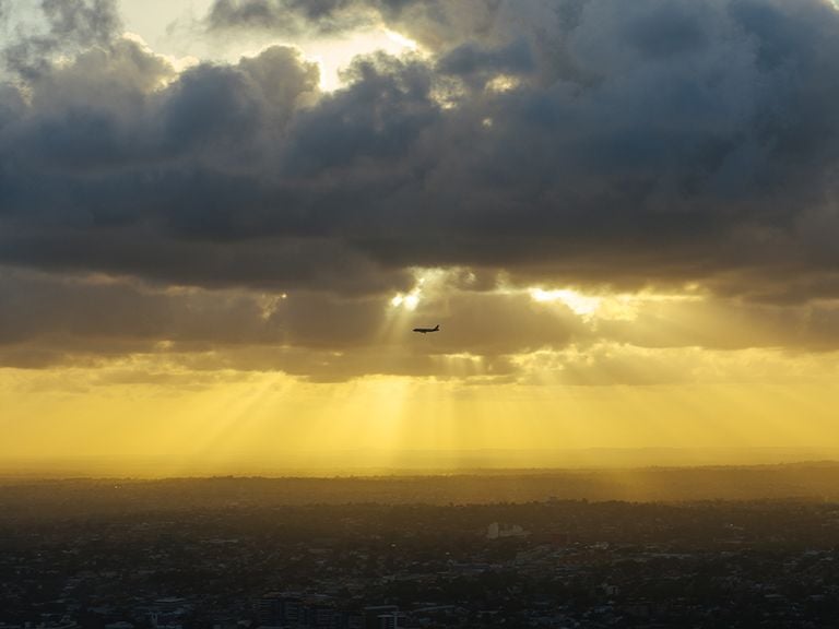 Flugzeuglärm und Wolken Flugzeuglärm und Wolken
