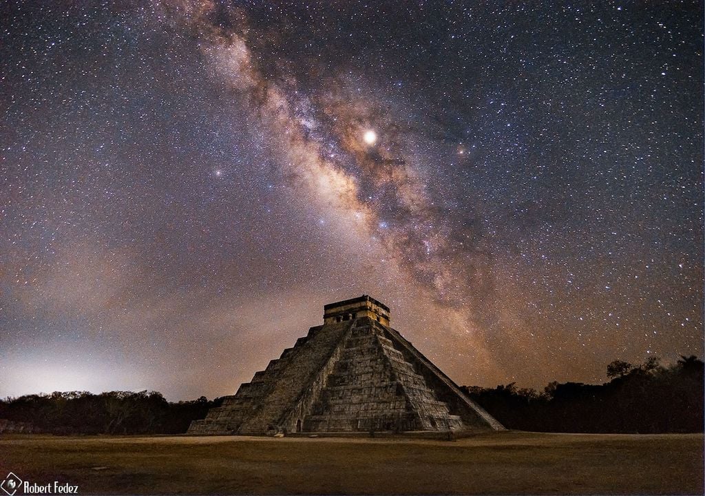 Pirámide México vía láctea