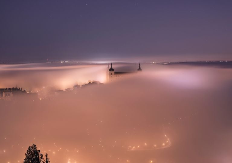 Ese mar de nubes que llenan los valles de Espa&ntilde;a no son lo crees: as&iacute; se forman las nieblas de radiaci&oacute;n
