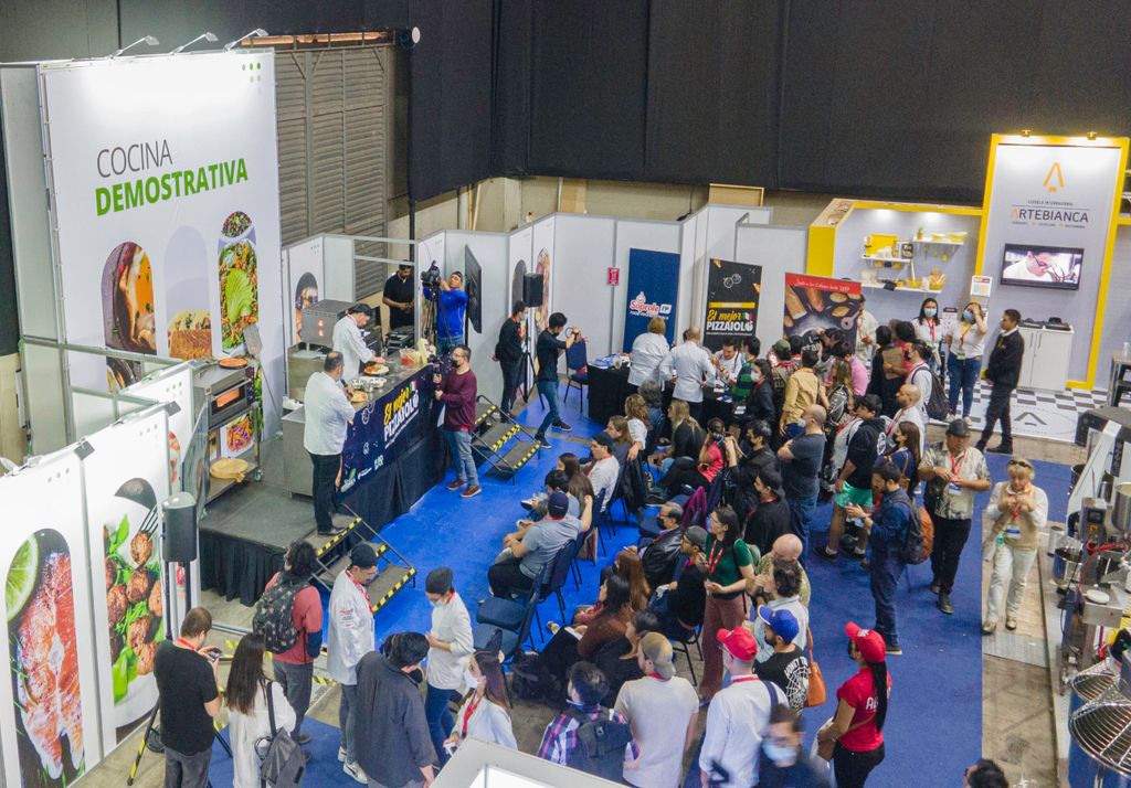 La feria combina exhibiciones, charlas especializadas, competencias y demostraciones en vivo. Imagen: Food and service