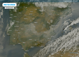 Espa&ntilde;a ha amanecido bajo una extensa nube de humo: as&iacute; evolucionan los cinco grandes incendios activos