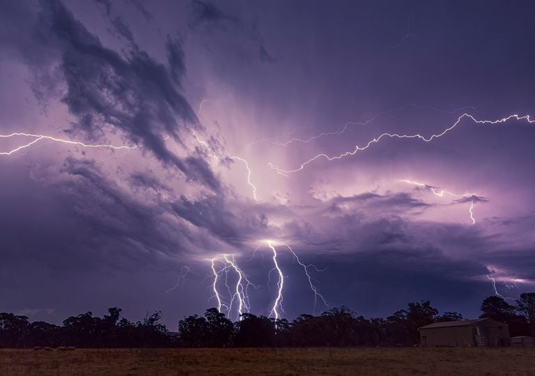 Espa&ntilde;a en la trayectoria: el modelo europeo prev&eacute; un carril de tormentas por el sur de Europa en agosto