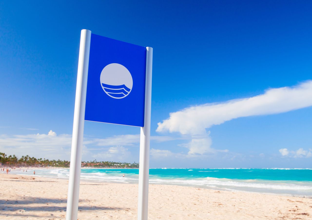 España consolida su liderazgo mundial en playas con bandera azul.