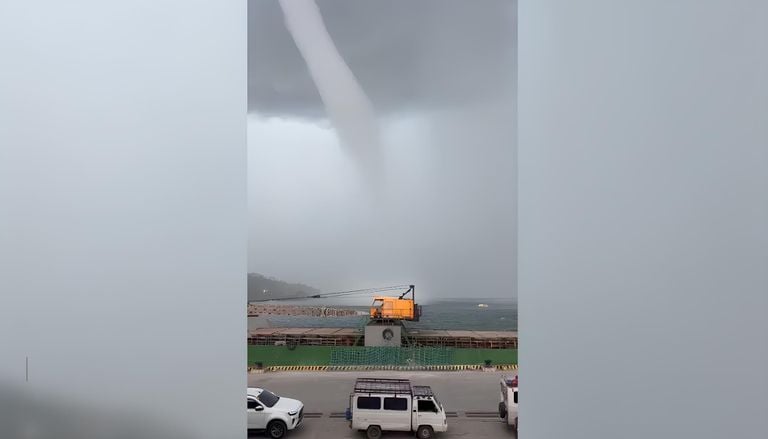 Un embudo gigante directo al puerto de Masbate: las asombrosas imágenes de la manga marina en Filipinas