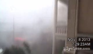 Espeluznante vídeo del súper tifón Haiyan desde la zona 0