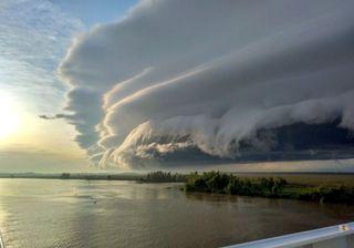 Espetacular frente de rajada em Buenos Aires