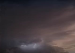 Espectacular nube cumulonimbus “captada” en Arabia Saudita: ¡las imágenes!