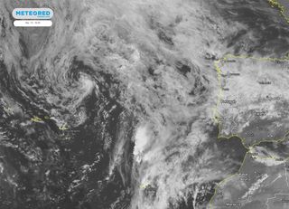 Espiral de nubes espectacular en el Atlántico: la borrasca que viene