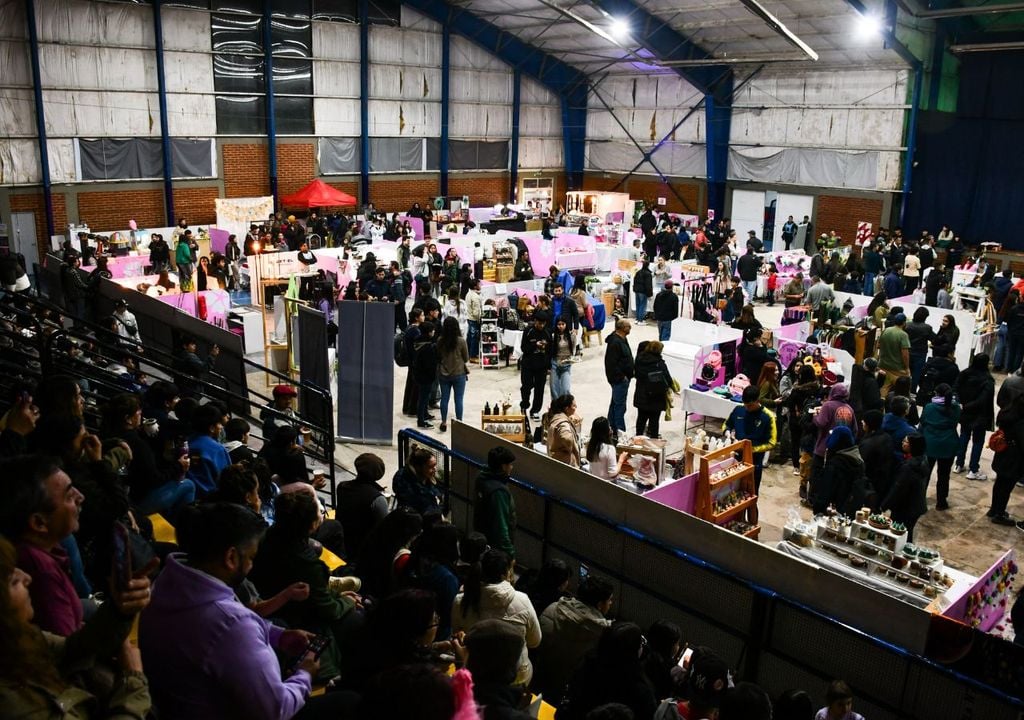 Expo Aniversario en el Gimnasio Municipal