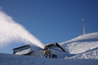 Esquiar en Navidad ya no está garantizado, incluso con cañones de nieve