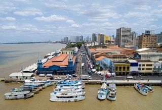 Essa cidade na Amazônia encanta turistas pela história, cultura e natureza