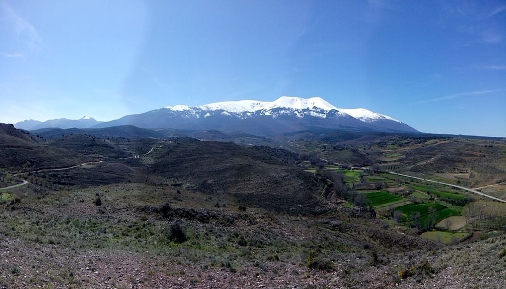 Trasmoz Vista del Moncayo desde Trasmoz. Foto: Wikimedia // Benjamín Núñez González