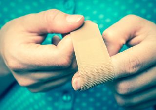 Esta es la hoja de papel que tenés que evitar para no sufrir cortes en la piel, según la ciencia 