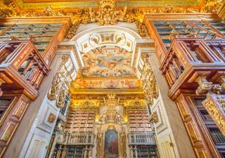 Esta es una de las bibliotecas más bonitas del mundo: cómo visitar esta joya que está a 2 horas de España