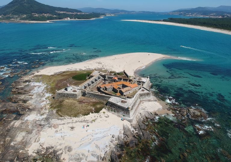 Esta ilha no meio do Atlântico tem um poço de água doce