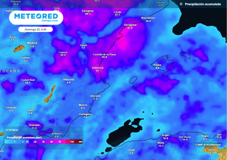 Esta noche aparecerán las nubes de tormenta más colosales del episodio: Comunidad Valenciana y Cataluña en riesgo