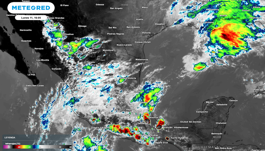 La imagen satelital canal IR, muestra la nubosidad convectiva sobre algunos estados de Oriente y Centro de México, donde se esperan tormentas y aguaceros significativos esta tarde-noche de lunes.