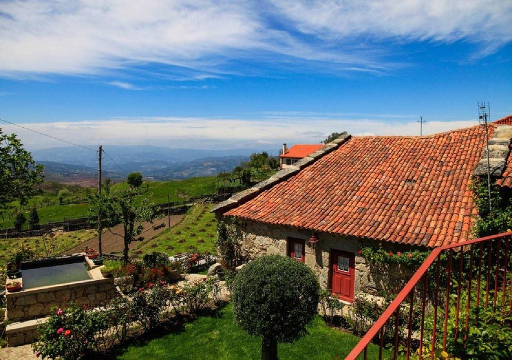 aldeia de Germil, Ponte da Barca Situada a 600 metros de altitude, a aldeia de Germil oferece as condições ideais para promover o astroturismo. Foto: Aldeias de Portugal