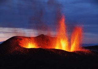 Ausnahmezustand in Island, Vulkan bricht zum vierten Mal in drei Monaten aus!