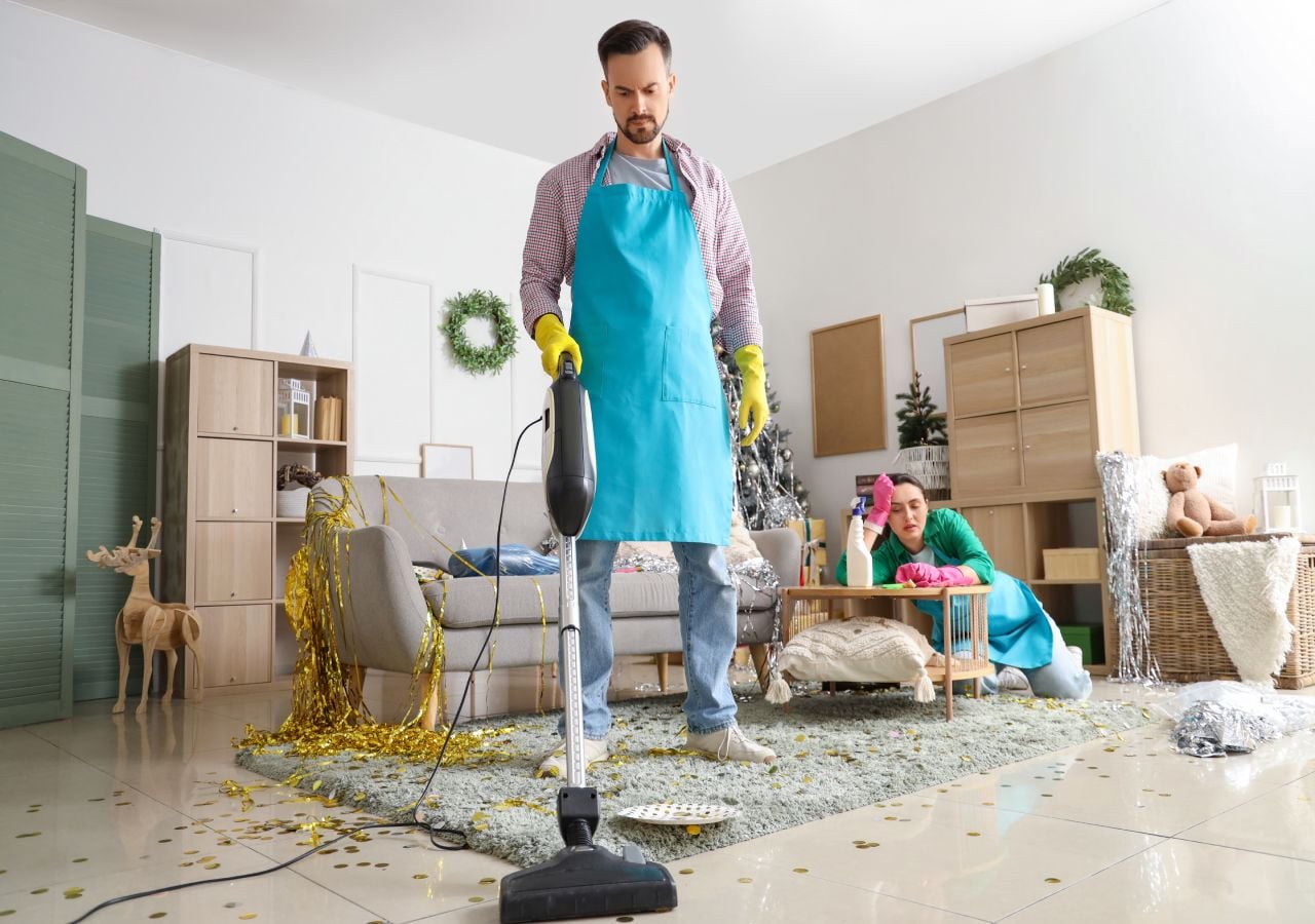 As tarefas de casa, como é o caso da limpeza, costumam ser partilhadas. Manter uma casa limpa é essencial, mas são muitas vezes cometidos excessos que podem ter implicações na saúde.
