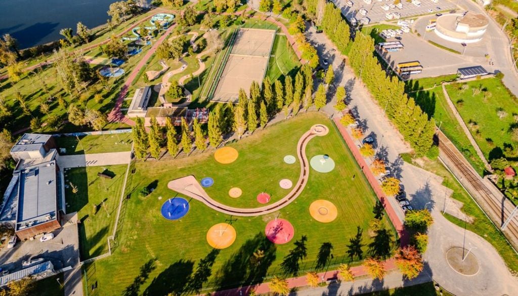 Parque aquático do Castelinho Uma boa sugestão para fugir ao calor dos próximos dias. Foto: CM Vila Nova de Cerveira