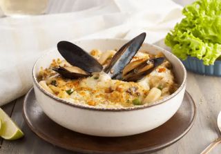 Este plato típico vuelve con fuerza cada otoño en Chile: el chupe de mariscos más buscado está en Chiloé