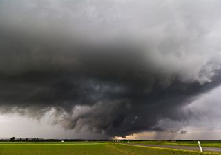 Sábado de Cumulonimbus arcus y líneas de turbonada