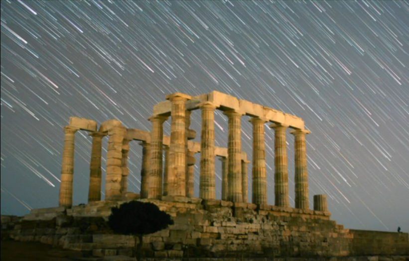 Estelas celestiales sobre Grecia Crédito & Copyright: Chris Kotsiopoulos (GreekSky); Musica: Undisclosed Desires (Muse), WMG