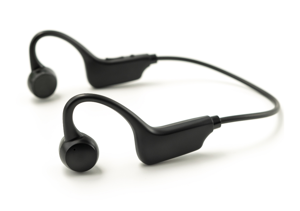 Auriculares de conducción ósea: transmiten el sonido a través de vibraciones en los huesos del cráneo sin bloquear el canal auditivo, permitiendo que los oídos se mantengan ventilados.