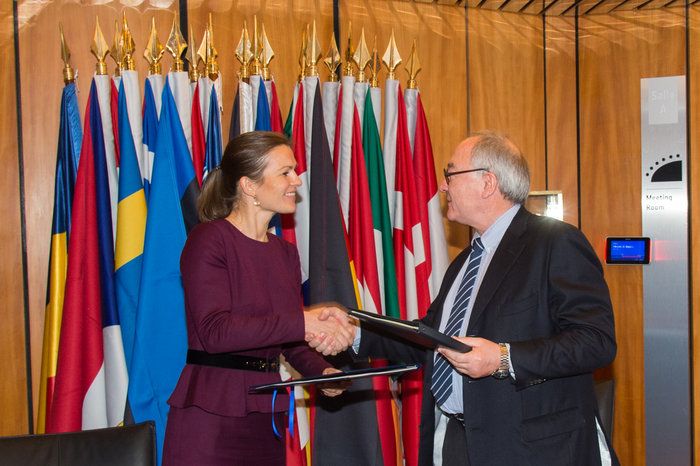 Estonia Se Une A La Esa