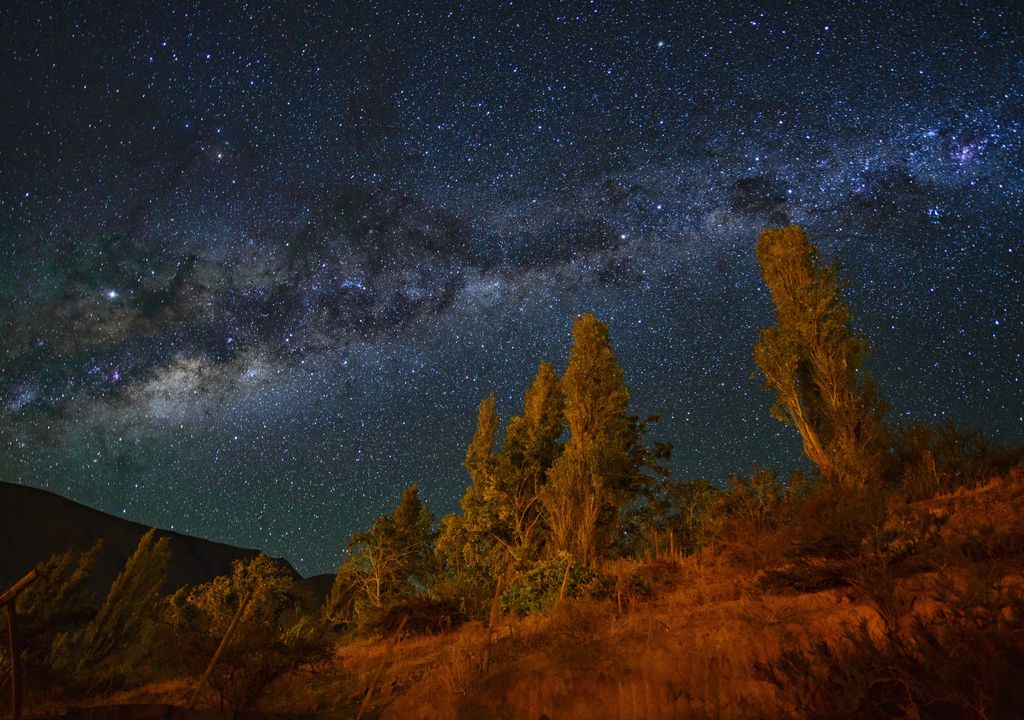 Cielo nocturno en Pisco Elqui, Valle del Elqui, Región de Coquimbo.