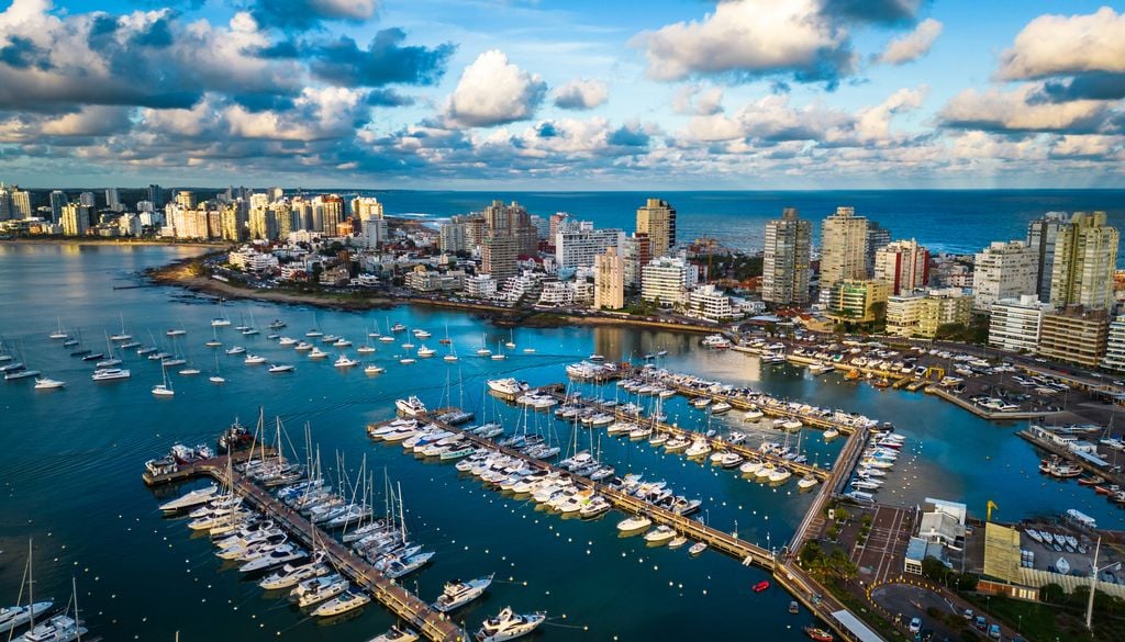 Punta del Este, in Uruguay, conosciuta come la Miami Beach del Sud America.