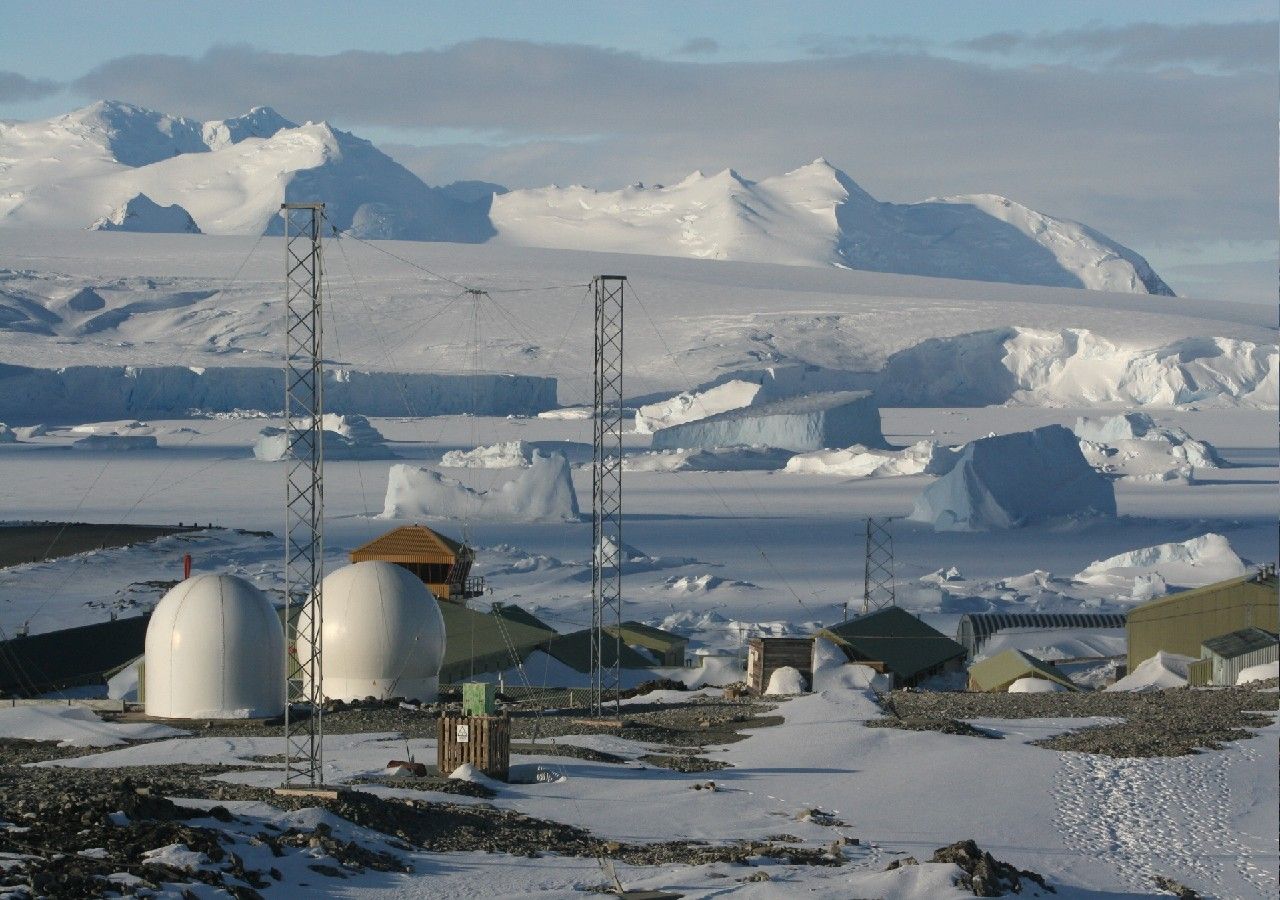 O estudo dos glaciares polares é essencial para uma melhor projeção do clima futuro.