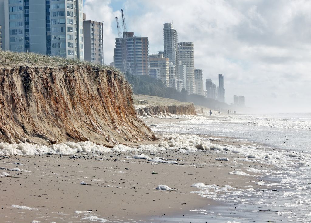 Plage érosion côtes sable Sur les 315 plages mondiales étudiées par le chercheur et son équipe, 20% se sont avérées soumises à un risque d'érosion "intense, extrême ou sévère".