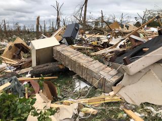 États-Unis : plusieurs dizaines de tornades font au moins 32 morts