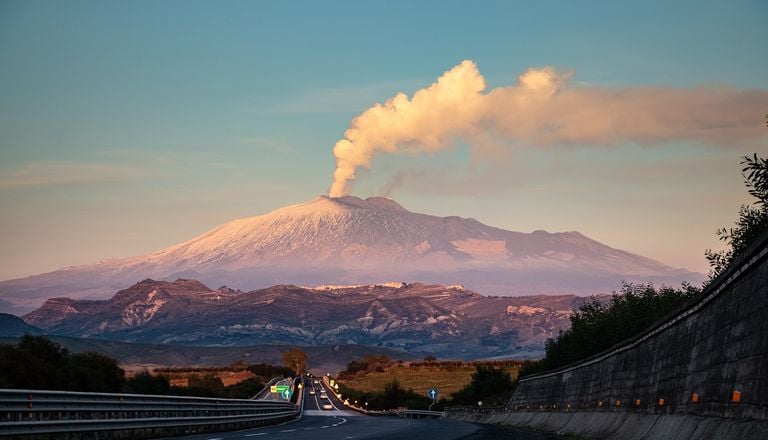 Protezione Civile: nuova eruzione, scatta l'allerta gialla per il Vulcano Etna