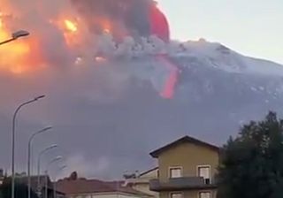 Etna, è in corso una importante eruzione: i primi video