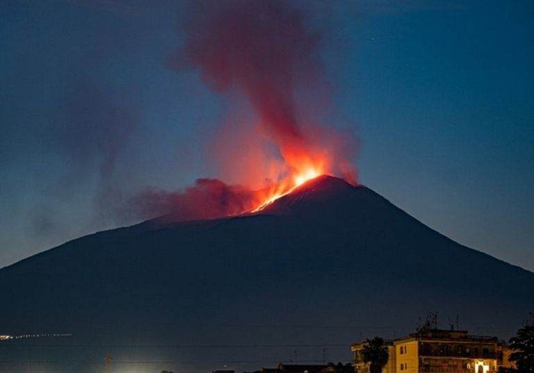 Novo espetáculo do vulcão Etna: fotos e vídeos da erupção Novo espetáculo do vulcão Etna: fotos e vídeos da erupção