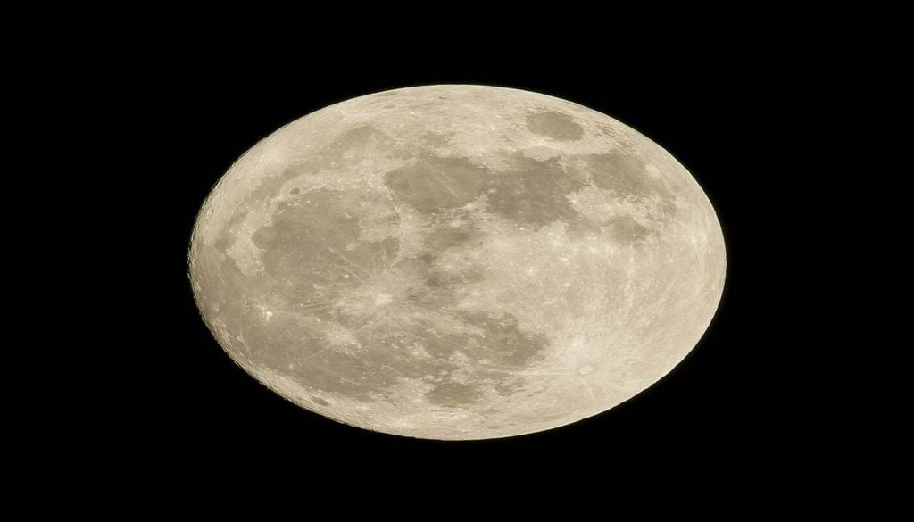 La lune doit totalement disparaître du ciel pour profiter de ce phénomène La lune doit totalement disparaître du ciel pour profiter de ce phénomène